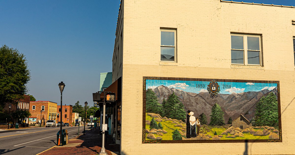 125th Anniversary Mural Downtown Valdese